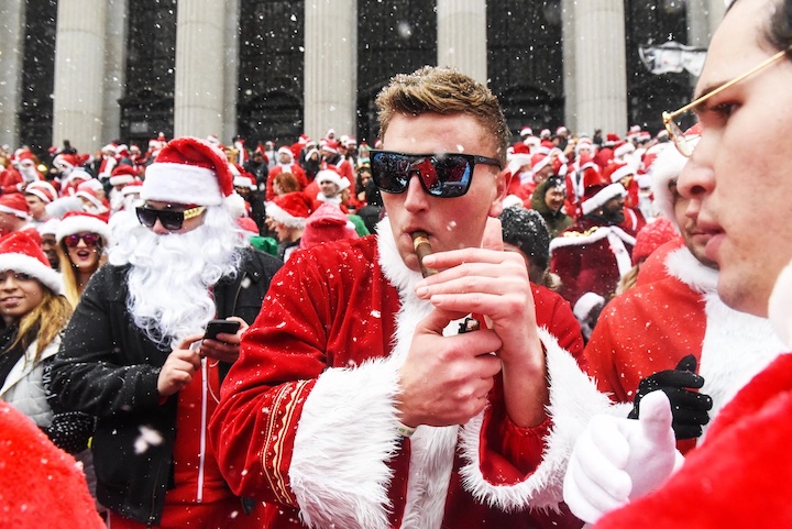 1ac4cfedf28ab20e39d05da3e02fbcf451-santacon.jpeg